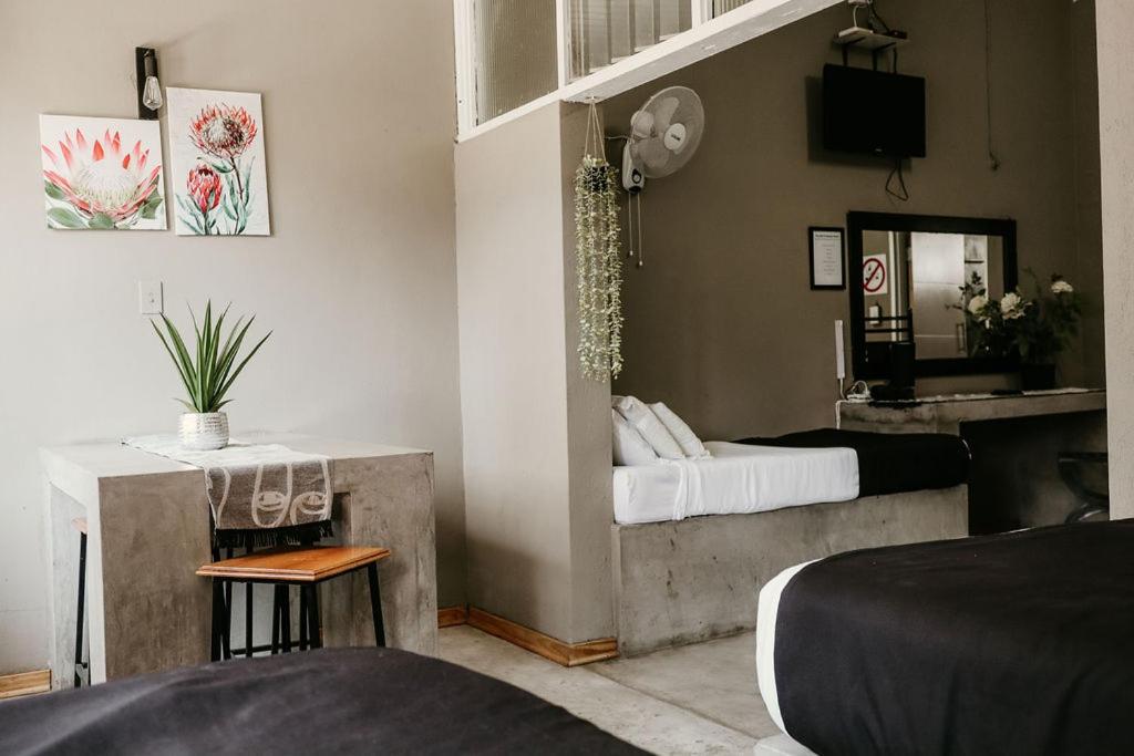 Overnight Stop Before Kruger National Park พาลาบอร์วา ภายนอก รูปภาพ