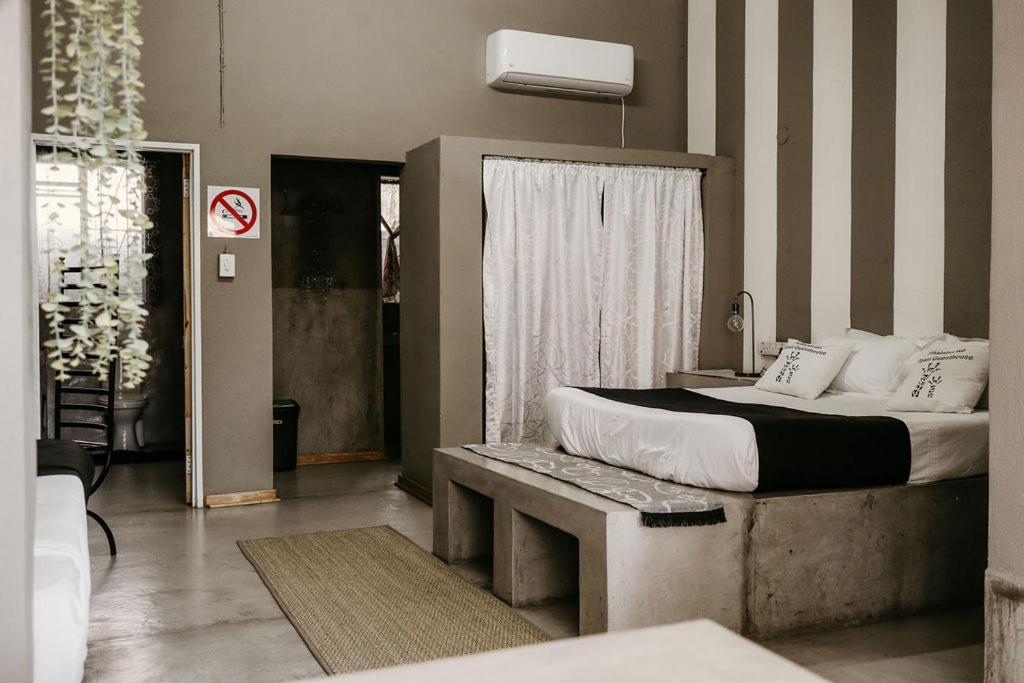Overnight Stop Before Kruger National Park พาลาบอร์วา ภายนอก รูปภาพ