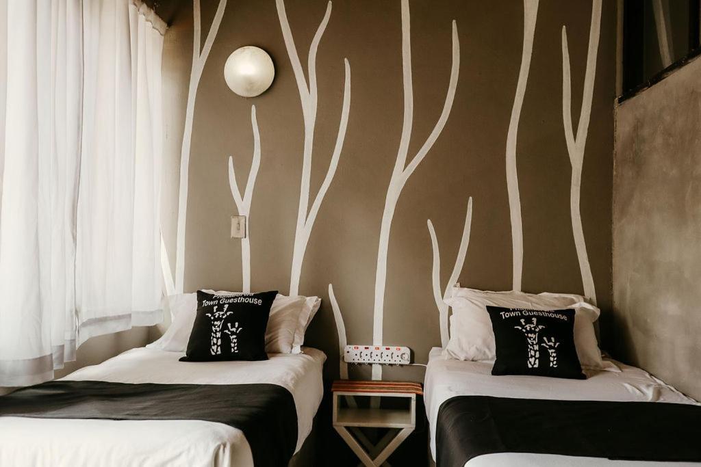 Overnight Stop Before Kruger National Park พาลาบอร์วา ภายนอก รูปภาพ
